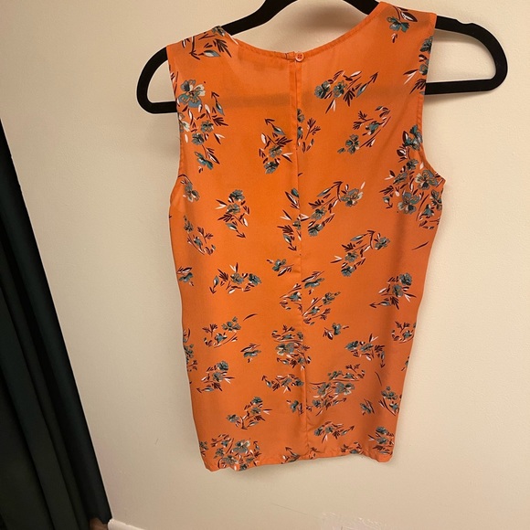 Philosophy High Low Sleeveless Top - Picture 3 of 3